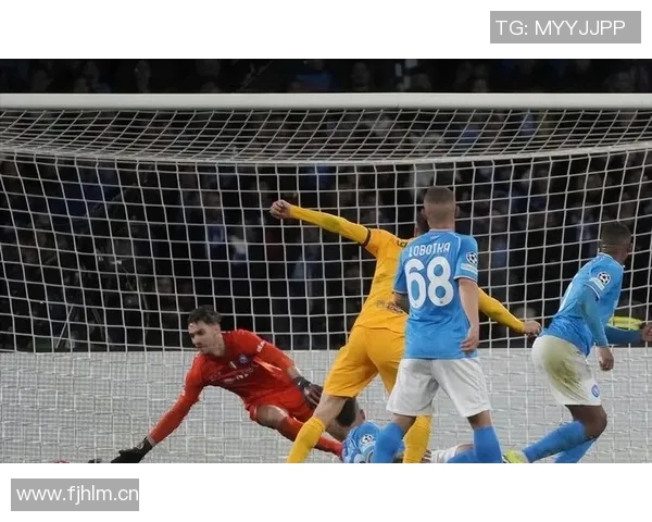 贾府后卫板仓滉震惊于欧冠前一天被通知踢后腰位置